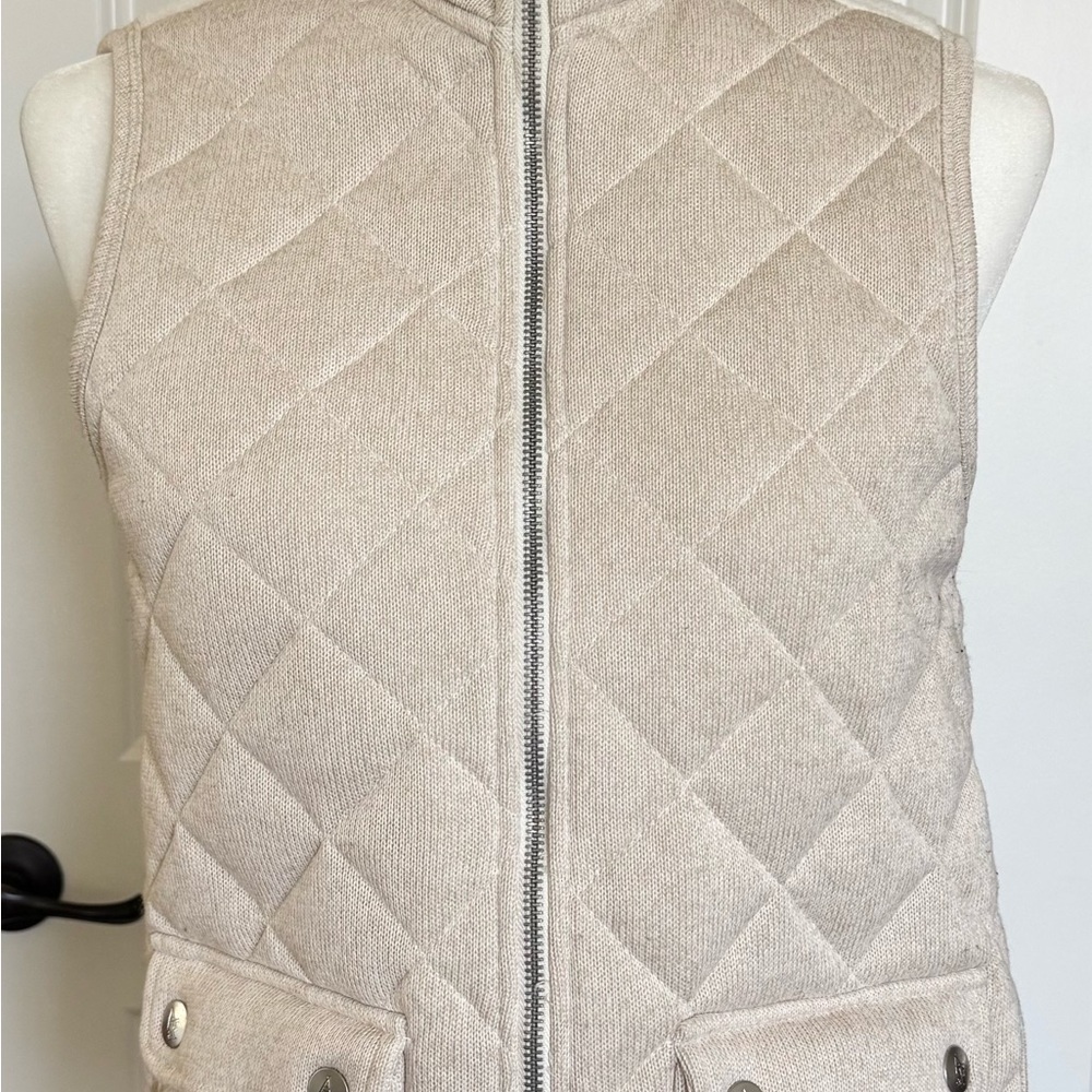 Abercrombie Women's Quilted & Fleece Beige Cream Vest - Picture 2 of 8